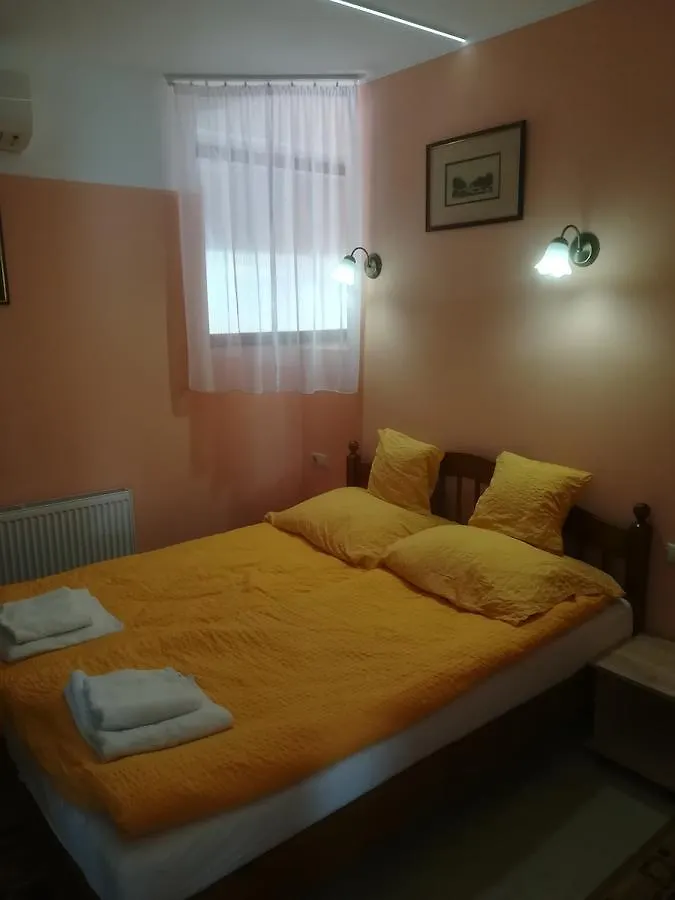 Bed and Breakfast Pilota Panzio Szeged 0*,  Maďarsko